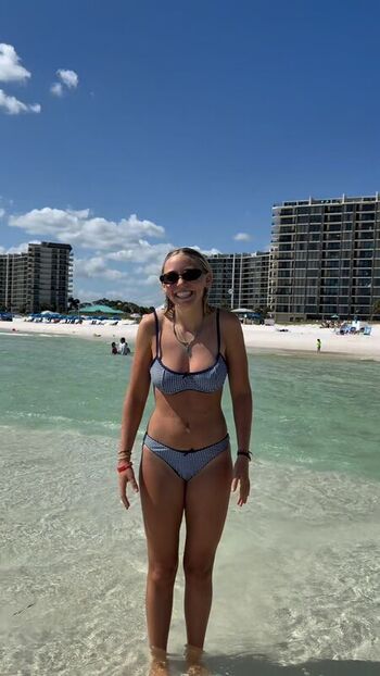 Full leaked Wisewordsfromneve private onlyfans photo