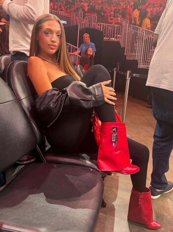 Full leaked Woah vicky private onlyfans photo