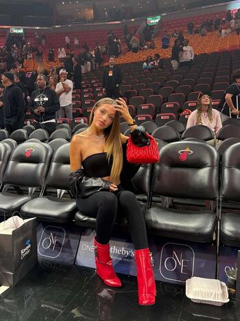 Full leaked Woah vicky private onlyfans photo