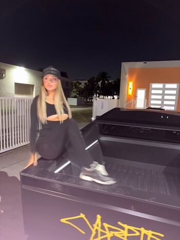 Full leaked Woah vicky page private onlyfans photo