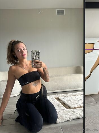 Full leaked Woahhvicky private onlyfans photo
