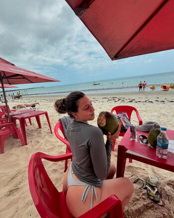 Full leaked Women in bikinis private onlyfans photo