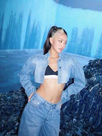 Full leaked Womenk pop page private onlyfans photo