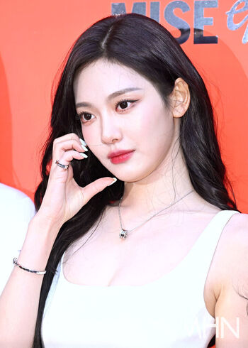 Full leaked Womenk pop page private onlyfans photo