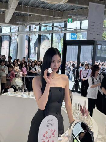 Full leaked Womenk pop page private onlyfans photo