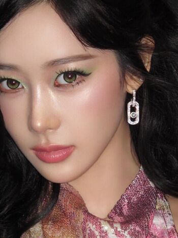 WomenK-pop