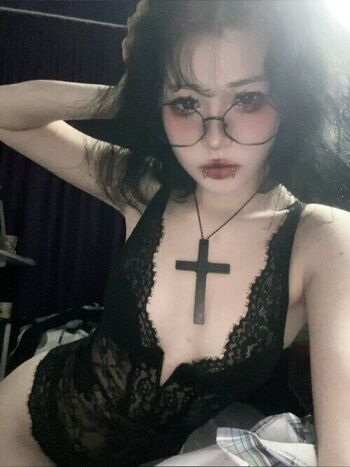 Full leaked Woozixc private onlyfans photo