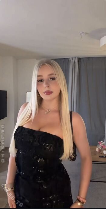 Full leaked Xmiaa private onlyfans photo