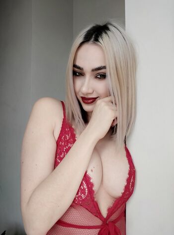 Full leaked Xenia model private onlyfans photo