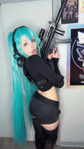 Full leaked Xenluvsmiku private onlyfans photo