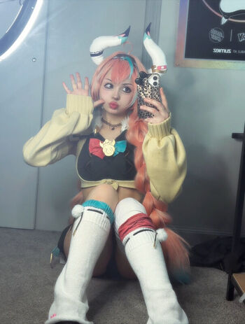 Full leaked Xenluvsmiku private onlyfans photo