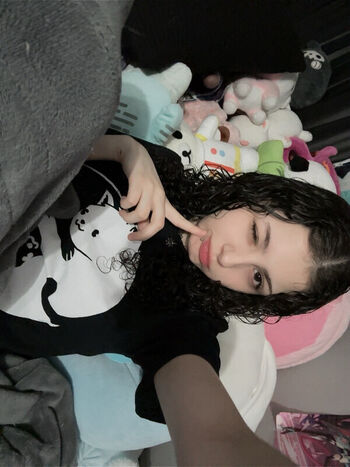 Full leaked Xenluvsmiku private onlyfans photo