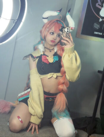 Full leaked Xenluvsmiku private onlyfans photo