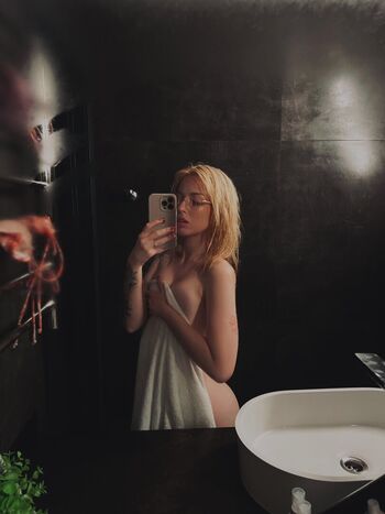 Full leaked Xiaoxwu private onlyfans photo