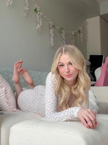 Full leaked Xo lunabunni private onlyfans photo