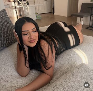 Full leaked Xoxo yolandaa private onlyfans photo