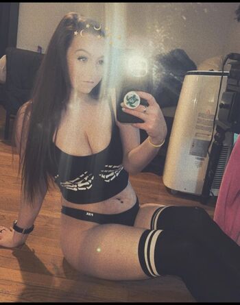 Full leaked Xqueenkendrax private onlyfans photo