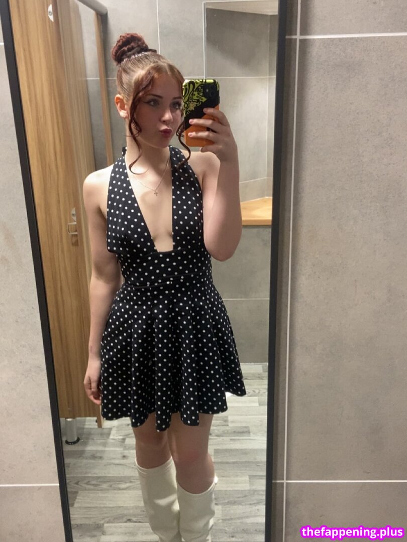 emmie_mck / xxemilyxxmcx Nude OnlyFans Photo #2