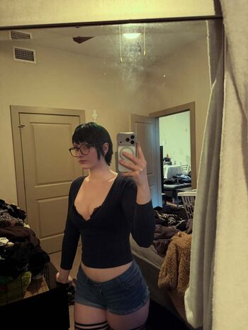 Full leaked Xxiluvkittyz private onlyfans photo