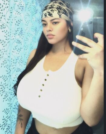 Full leaked Xyanely private onlyfans photo