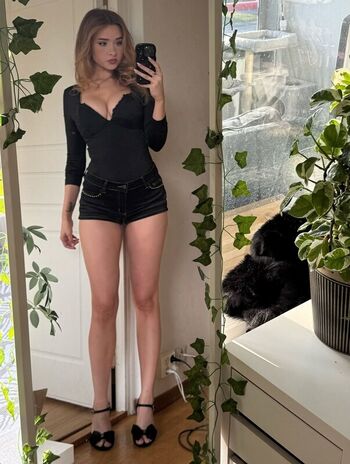 Full leaked Yaboielina page private onlyfans photo