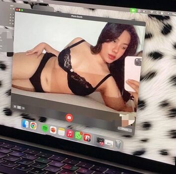 Full leaked Yazy private onlyfans photo