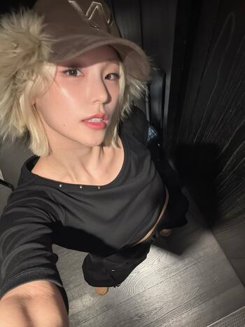 Full leaked Harmenny/ private onlyfans photo