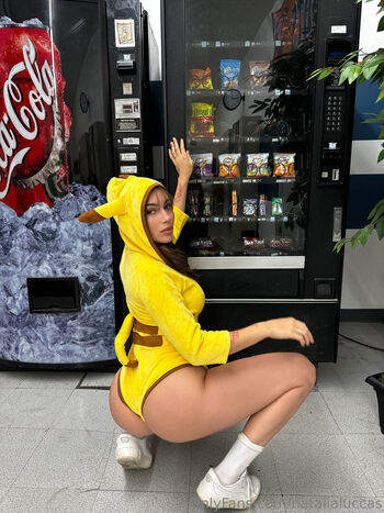 Full leaked Yelaavi private onlyfans photo