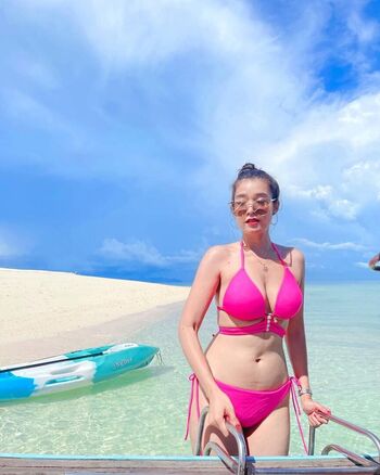 Full leaked Yen evagelista private onlyfans photo
