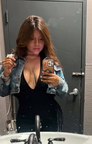 Full leaked Yesenia s private onlyfans photo