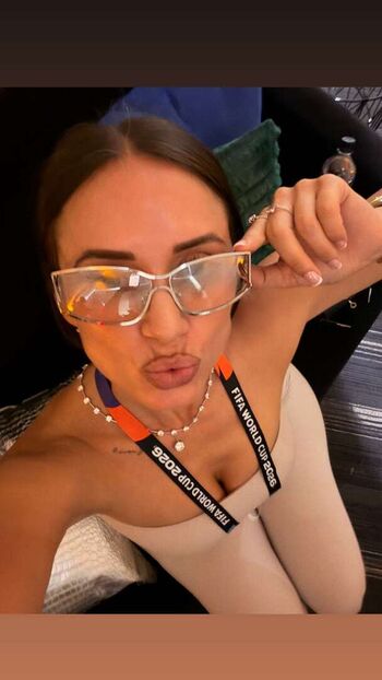 Full leaked Yesjulz  page private onlyfans photo