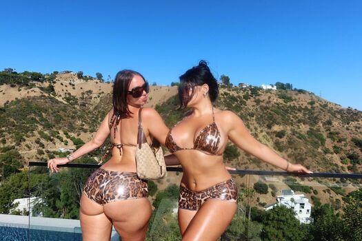 Full leaked Yesjulz  page private onlyfans photo