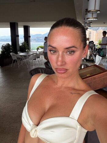 Full leaked Yesjulz private onlyfans photo
