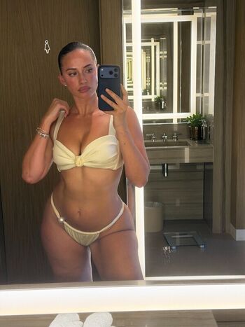 Full leaked Yesjulz private onlyfans photo