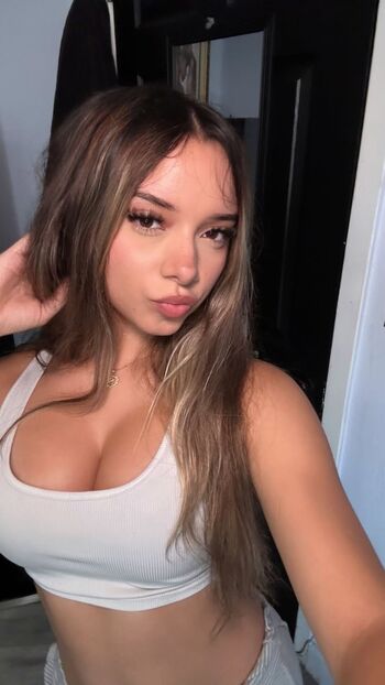 Full leaked Yessseeeniiaa page private onlyfans photo