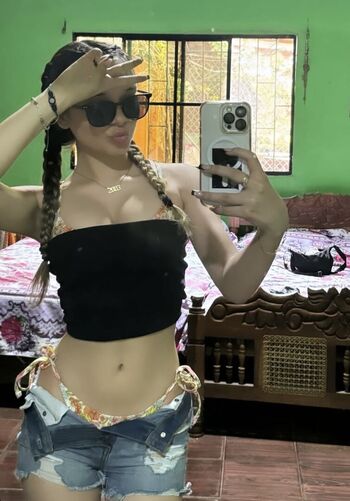 Full leaked Yessseeeniiaa private onlyfans photo