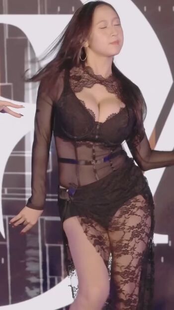 Full leaked Yiluo private onlyfans photo