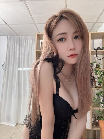 Full leaked Yiyibaby private onlyfans photo