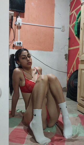 Full leaked Yiyii private onlyfans photo