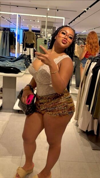 Full leaked Yoemey private onlyfans photo