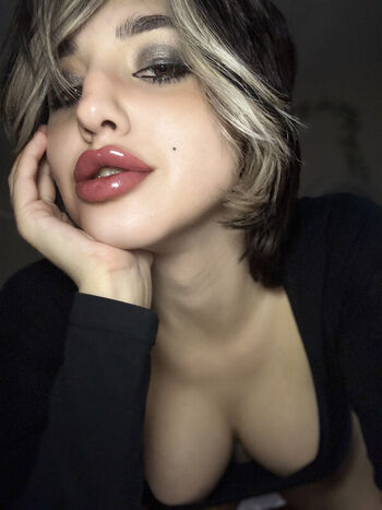 Full leaked Yololove private onlyfans photo