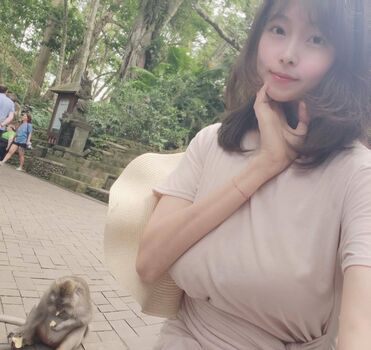 Full leaked Yonsis private onlyfans photo