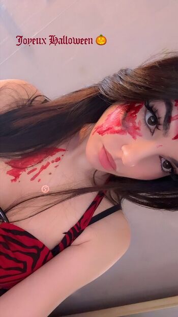 Full leaked Yoona french streamer private onlyfans photo