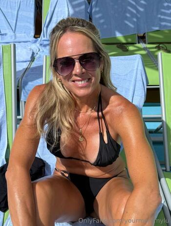Full leaked Your mommy lu page private onlyfans photo