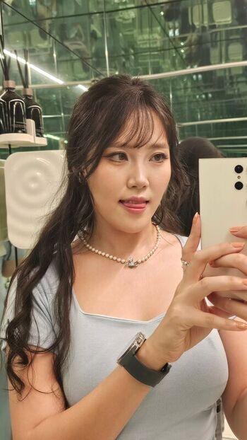 Full leaked Yuggie tv page private onlyfans photo