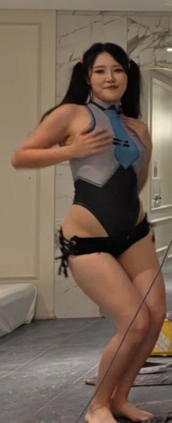 Full leaked Yuggie tv page private onlyfans photo