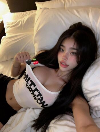 Full leaked Yuki min page private onlyfans photo