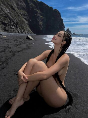 Full leaked Yuki min page private onlyfans photo
