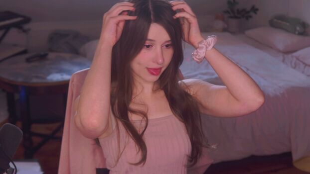 Full leaked Who is this / private onlyfans photo
