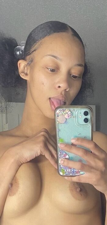 Full leaked Yummieyemaya private onlyfans photo